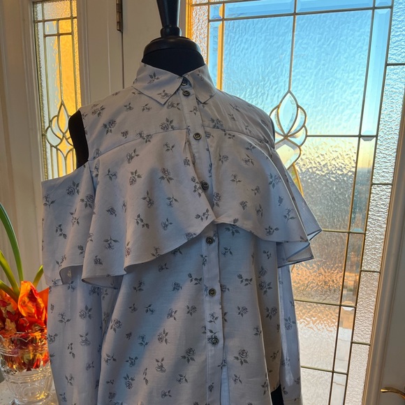 Ladies cold shoulder floral light blue long sleeve shirt - Picture 10 of 11